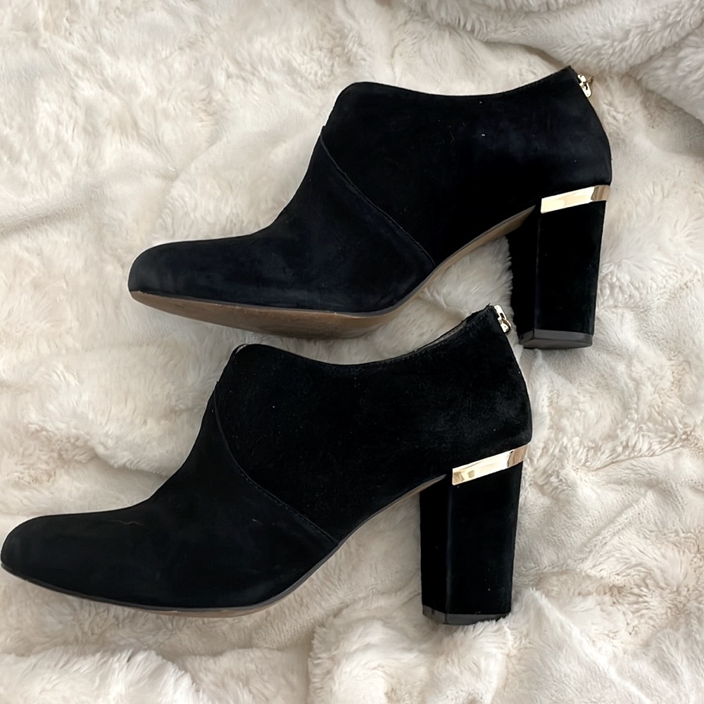ADRIENNE VITTADINI Black “KANTRELLE” Booties - Picture 3 of 9
